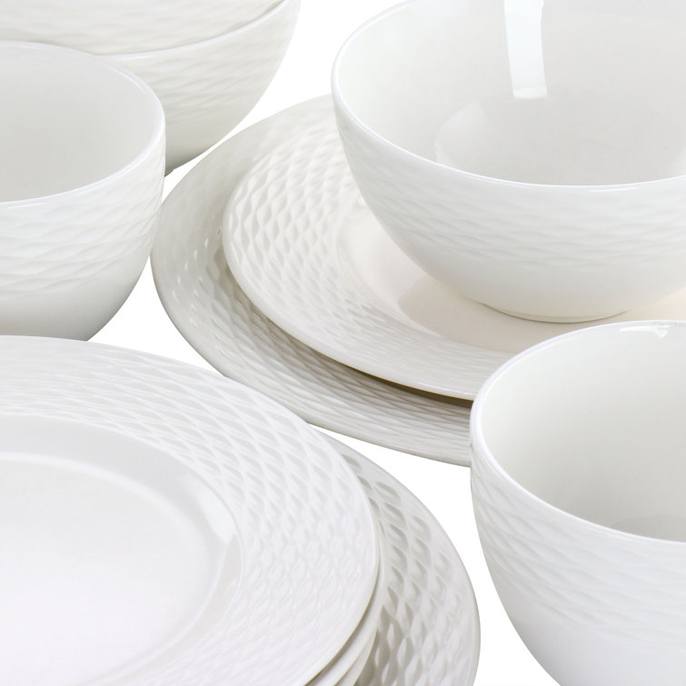 White 2025 textured dinnerware